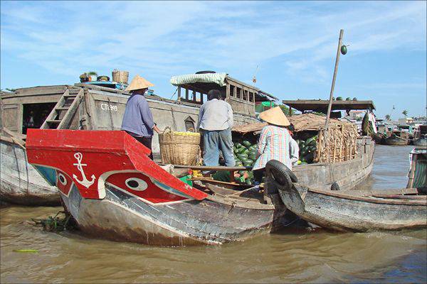 Unraveling the Secrets of Cai Rang Market